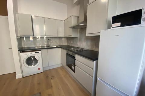 2 bedroom flat to rent, Malvern Road, London