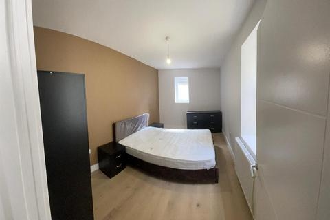 2 bedroom flat to rent, Malvern Road, London