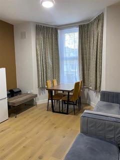 2 bedroom flat to rent, Malvern Road, London