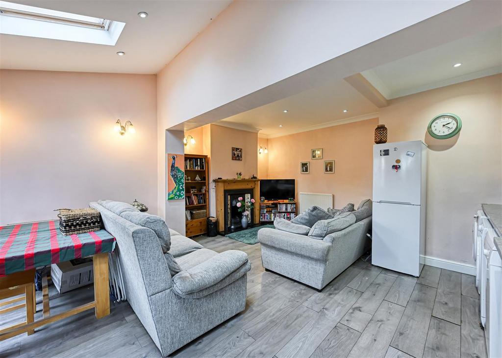 129 Hilston Avenue-09.jpg