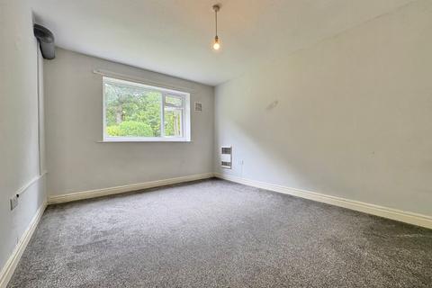 undefined, Wetherby Road, Roundhay, Leeds, LS8