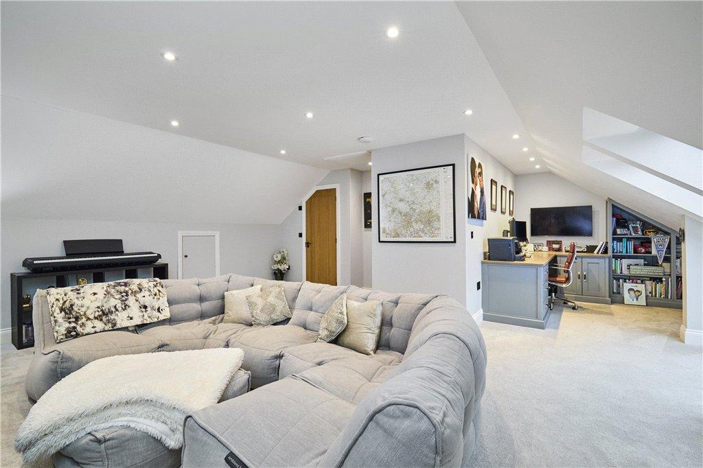 Bedroom/Family Room