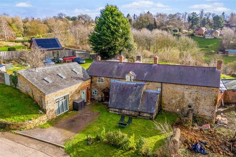 4 bedroom house for sale, Street Through Burdrop, Banbury OX15