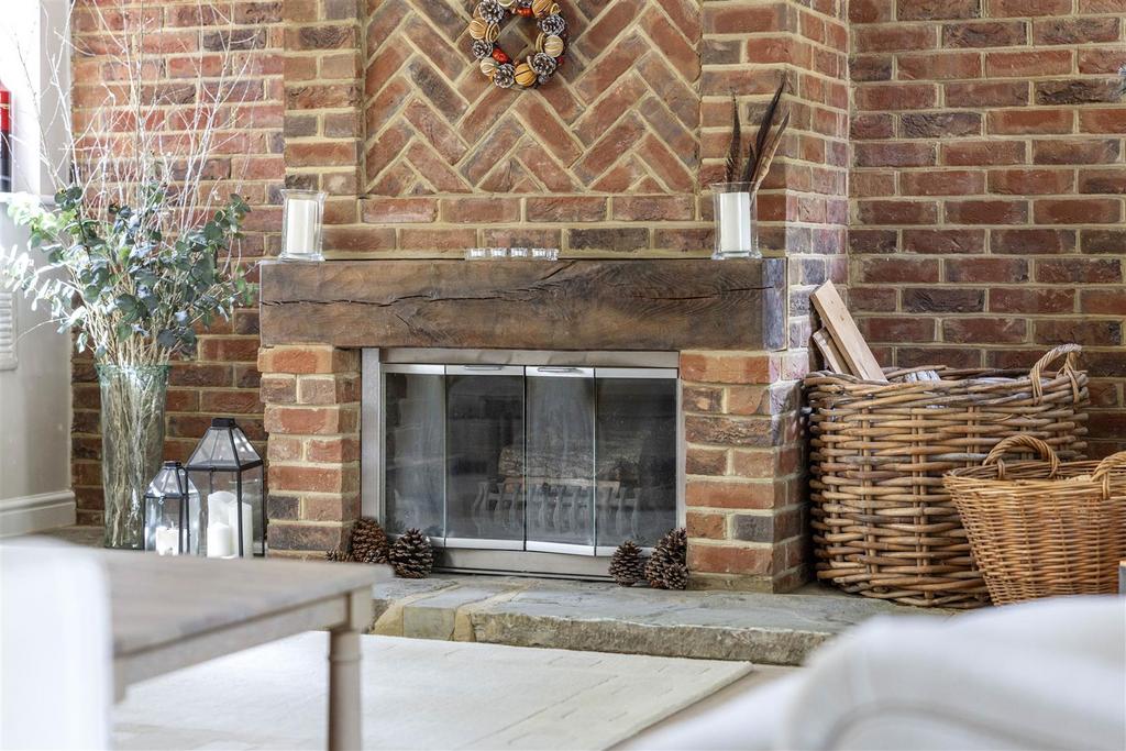 Victoria House The Covert, Ascot,  SL5 9 JS-67.JPG