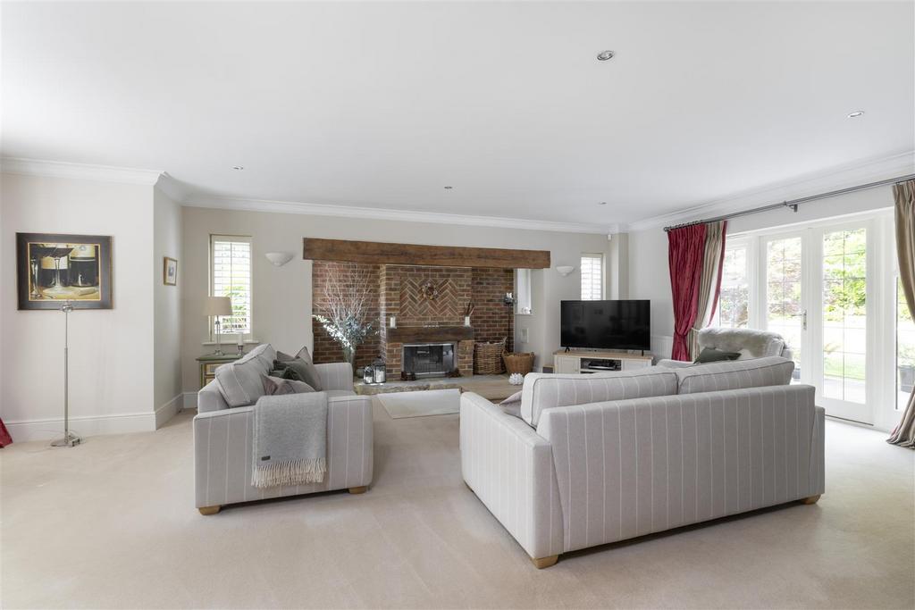 Victoria House The Covert, Ascot,  SL5 9 JS-61.JPG