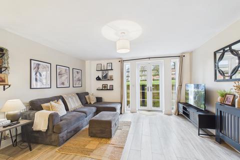 2 bedroom apartment for sale, Kennedy Avenue, High Wycombe, Buckinghamshire, HP11 1BX