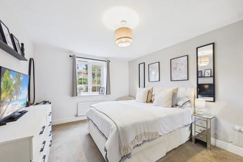 2 bedroom apartment for sale, Kennedy Avenue, High Wycombe, Buckinghamshire, HP11 1BX