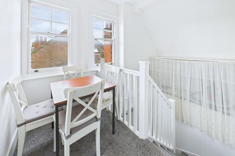 1 bedroom in a house share to rent, Manorcrofts Road, Egham, TW20