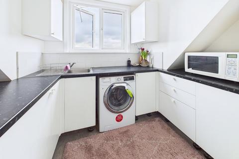 1 bedroom in a house share to rent, Manorcrofts Road, Egham, TW20