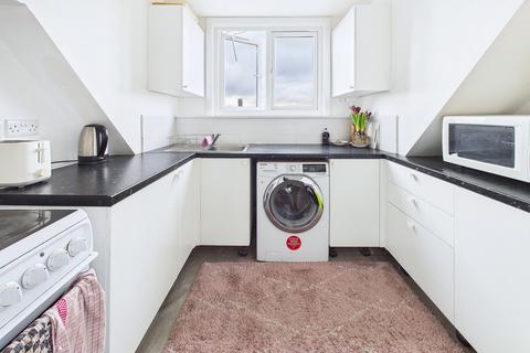1 bedroom in a house share to rent, Manorcrofts Road, Egham, TW20