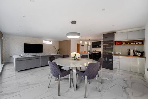 4 bedroom detached house for sale, Raymond Way, Claygate, KT10