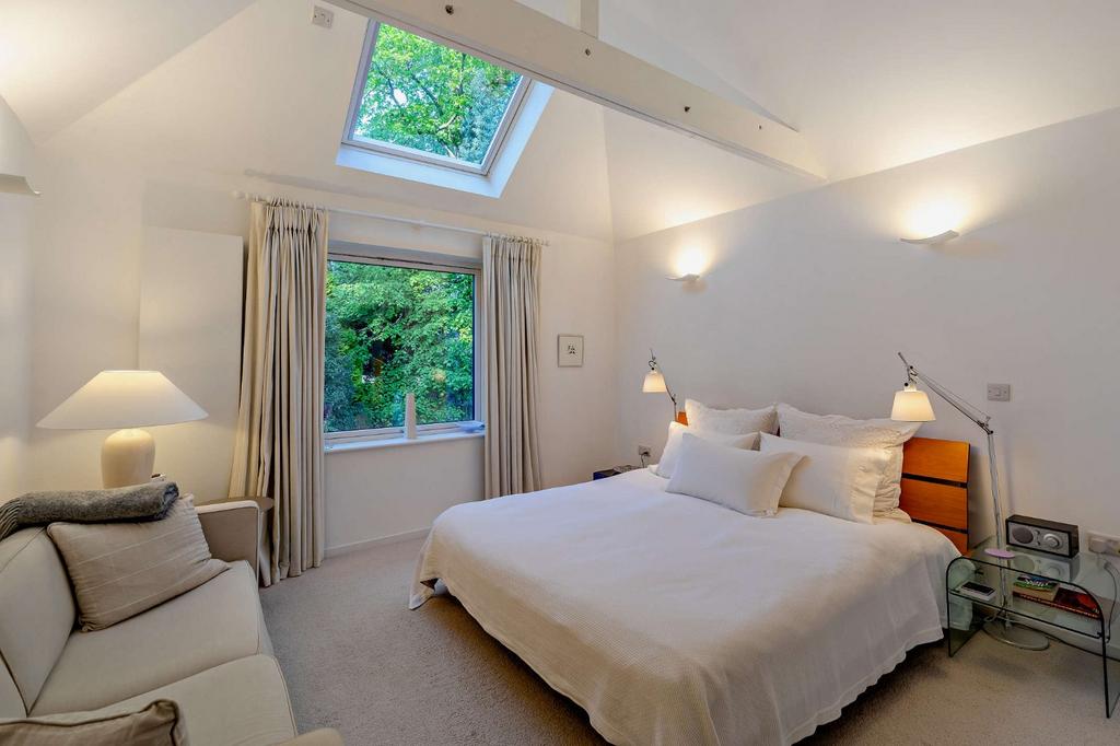 Principal bedroom