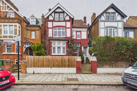 3 bedroom apartment for sale, Gleneagle Road, London, SW16