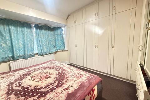 3 bedroom semi-detached house for sale, Dorchester Waye, Hayes
