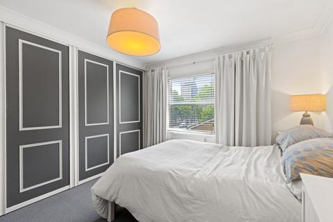 1 bedroom apartment to rent, Collinson Walk, London SE1