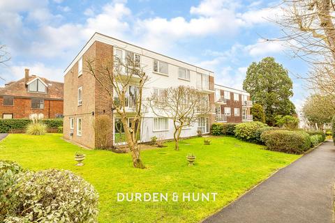 2 bedroom apartment for sale, High Road, Buckhurst Hill, IG9