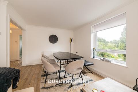 2 bedroom apartment for sale, High Road, Buckhurst Hill, IG9