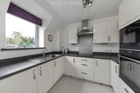 1 bedroom retirement property for sale, Dukes Ride, Crowthorne RG45