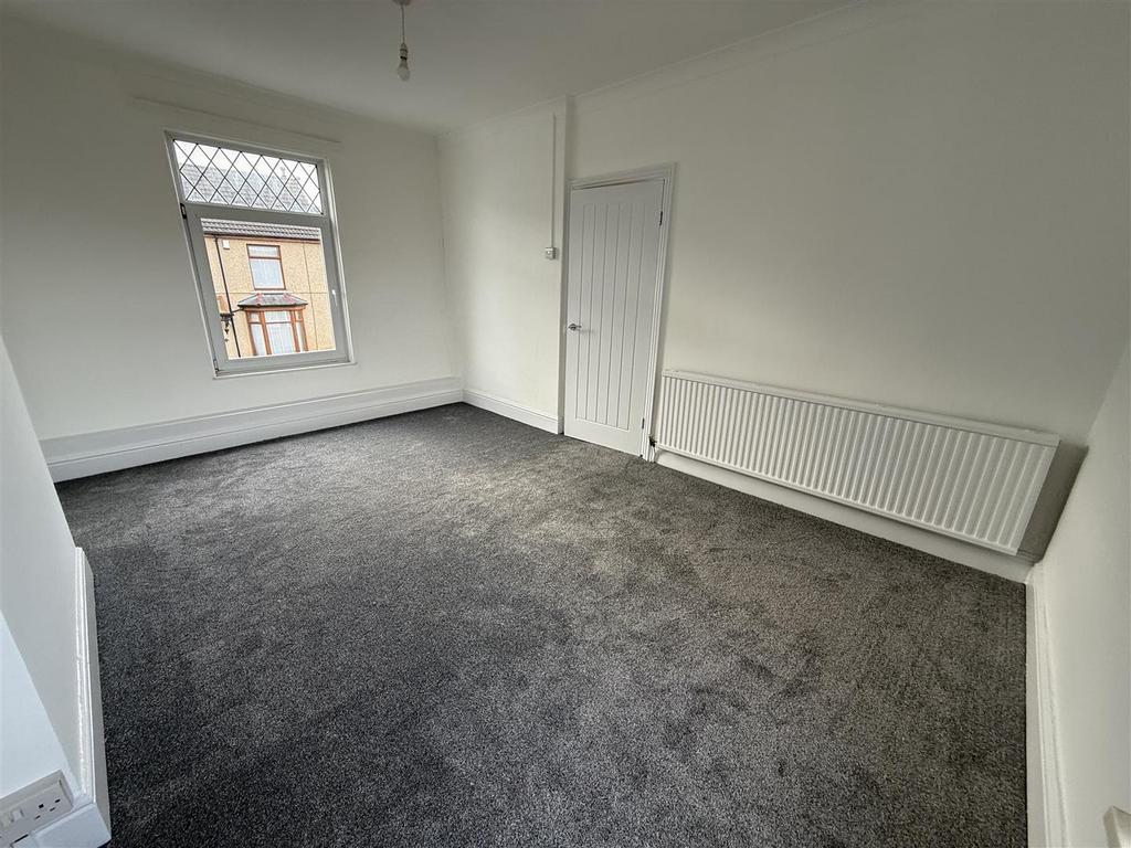 Bedroom 1: