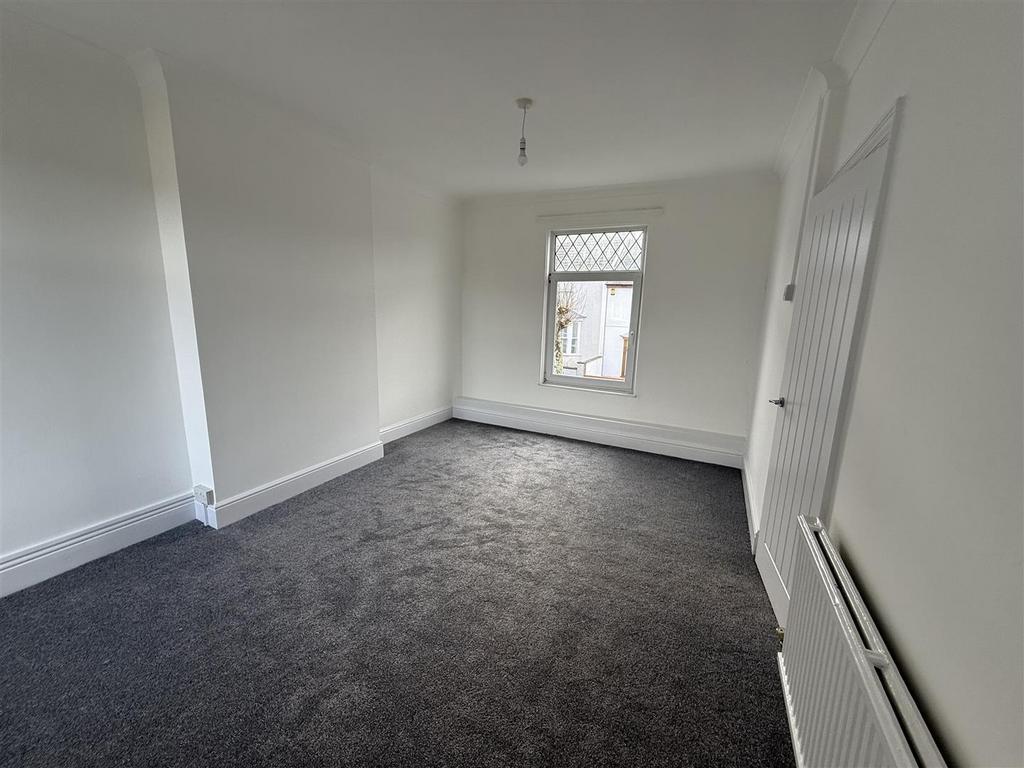 Bedroom 1: