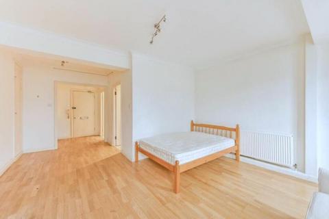 Studio to rent, Euston Road, London NW1