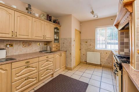 3 bedroom detached house for sale, Gervase Drive, Dudley