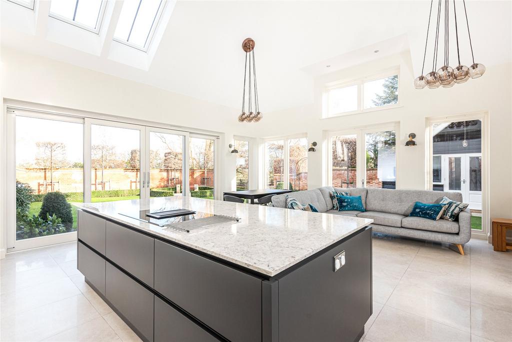 Kitchen/Family