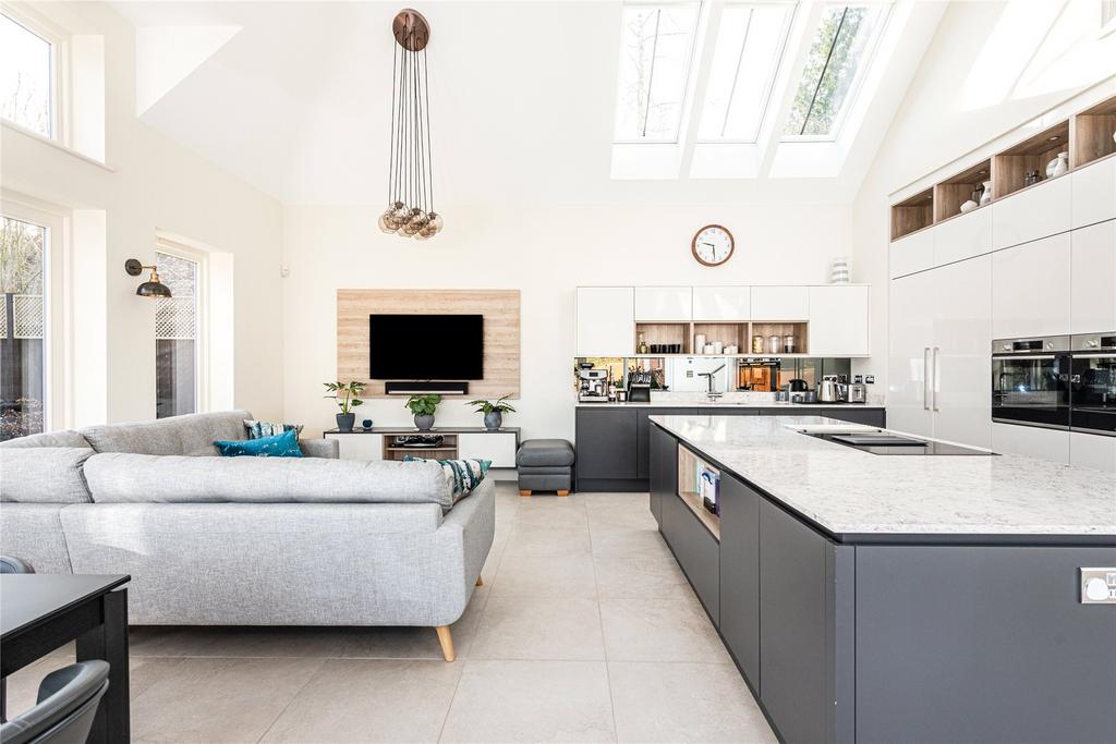 Family/Kitchen