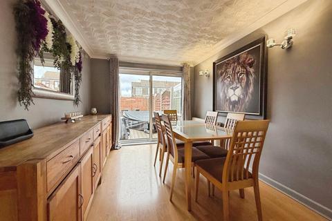 3 bedroom semi-detached house for sale, Gleneagles Close, Bramhall, Cheshire
