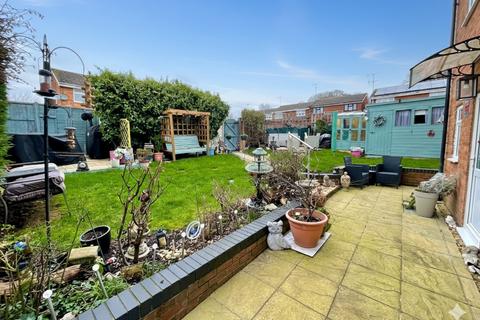 4 bedroom semi-detached house for sale, Ventnor Gardens, Luton, Bedfordshire, LU3 3SL