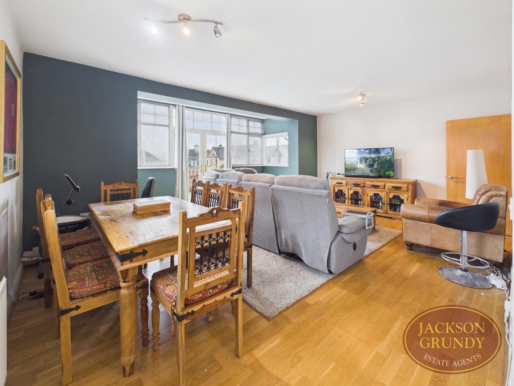 St Crispin Crescent