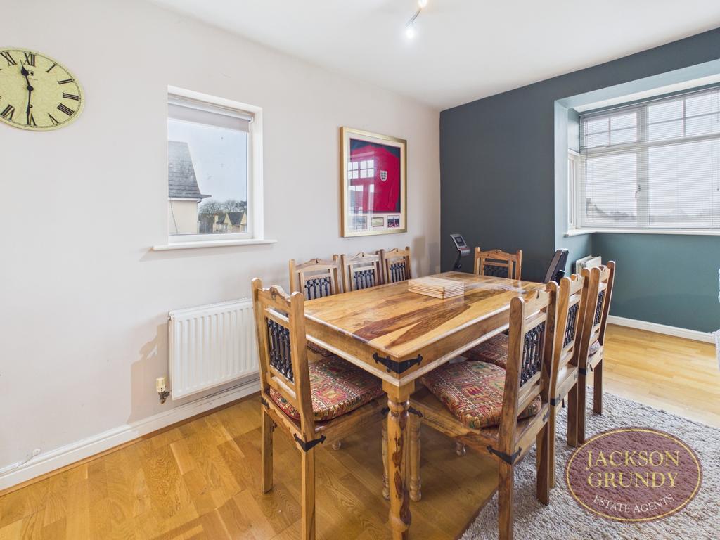 St Crispin Crescent