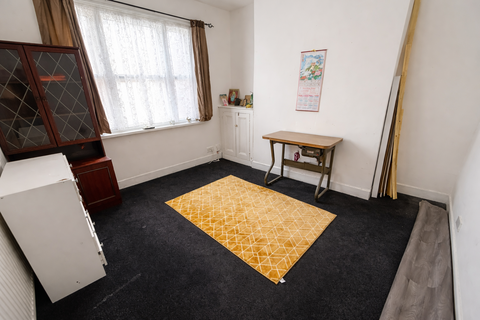 3 bedroom terraced house to rent, Mornington Street, Spinney Hills, LE5
