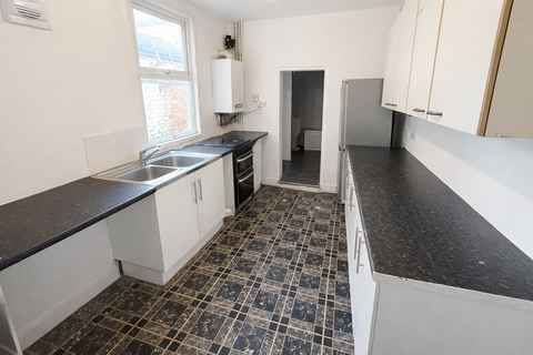 3 bedroom terraced house to rent, Mornington Street, Spinney Hills, LE5