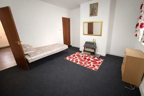 3 bedroom terraced house to rent, Mornington Street, Spinney Hills, LE5