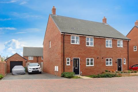 3 bedroom semi-detached house for sale, Binyon Gardens, Stotfold, HITCHIN