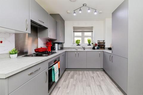 3 bedroom semi-detached house for sale, Binyon Gardens, Stotfold, HITCHIN