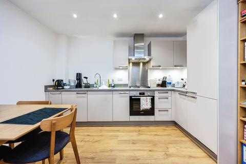 2 bedroom ground floor flat for sale, Warwick Avenue, Bedford