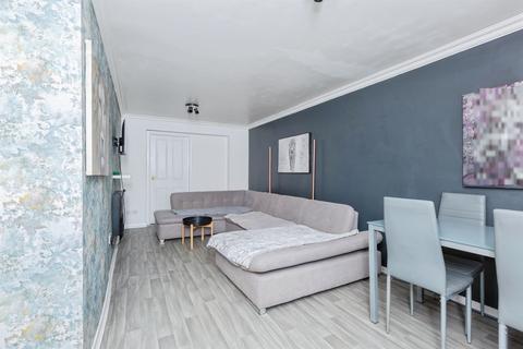 3 bedroom semi-detached house for sale, Tadcaster Avenue, Leicester