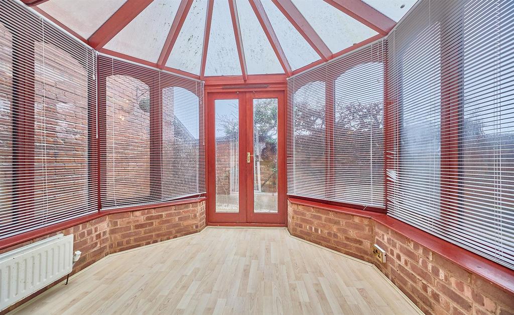 Conservatory to rear