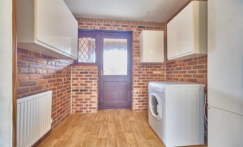 Utility Room to front