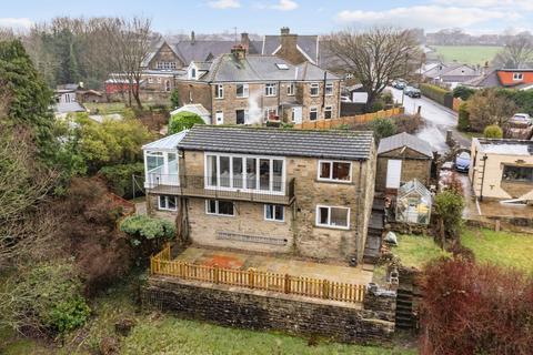 4 bedroom detached house for sale, Tweedy Street, Bradford BD15