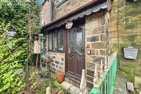 3 bedroom terraced house for sale, Greenside, Mapplewell, Barnsley