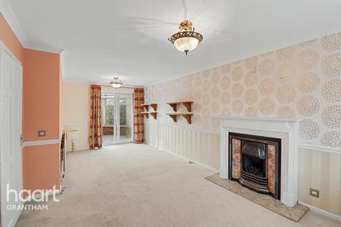 3 bedroom detached house for sale, Leys Close, Grantham