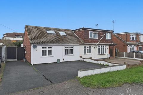3 bedroom semi-detached bungalow for sale, Nutcombe Crescent, Rochford, SS4 1