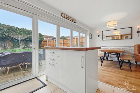 3 bedroom semi-detached bungalow for sale, Nutcombe Crescent, Rochford, SS4 1