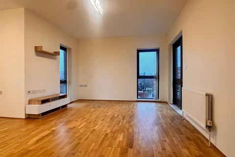 2 bedroom flat to rent, Lewin Terrace, Feltham, TW14