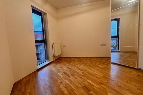 2 bedroom flat to rent, Lewin Terrace, Feltham, TW14