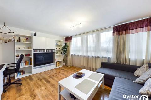 3 bedroom flat to rent, Highview Gardens, London, N11