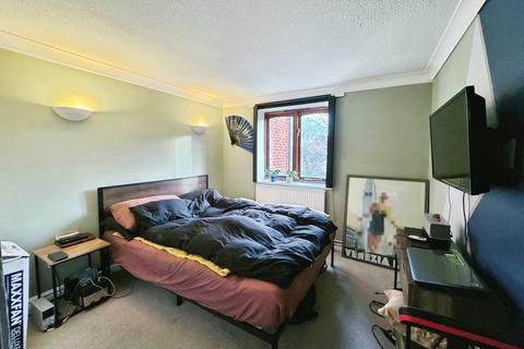 2 bedroom flat for sale, Devere Court, Clopton Road, Stratford-upon-Avon, CV37